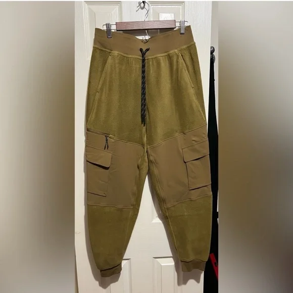 lululemon Fleece + Ripstop Cargo High-Rise
Hiking Jogger *Full Length SZ10 Exc - Picture 2 of 4